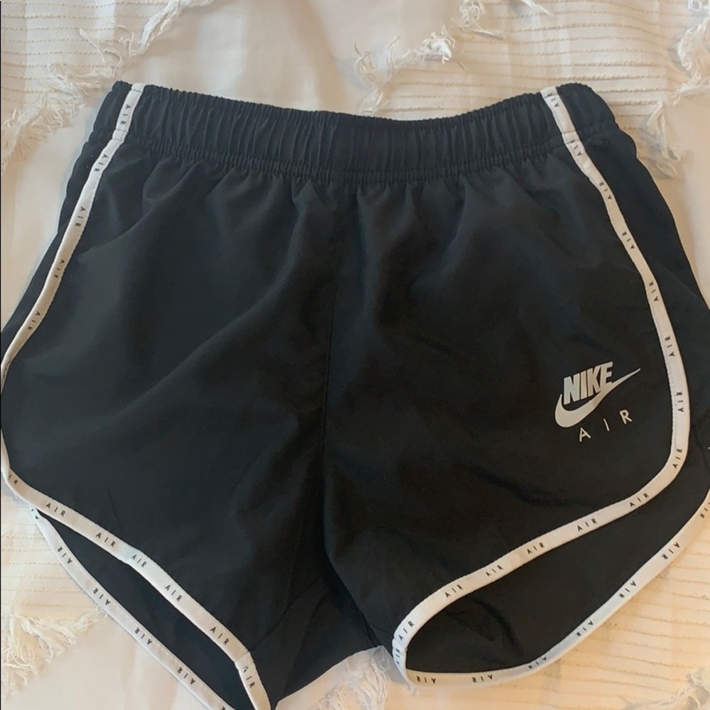 nike running shorts never worn